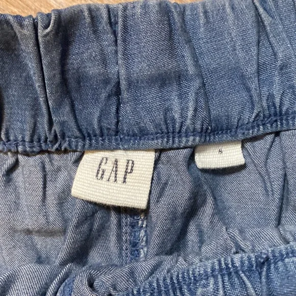 GAP Ladies shorts Blue chambray, size Small/medium - Picture 5 of 6